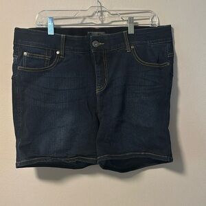 {TORRID} denim shorts